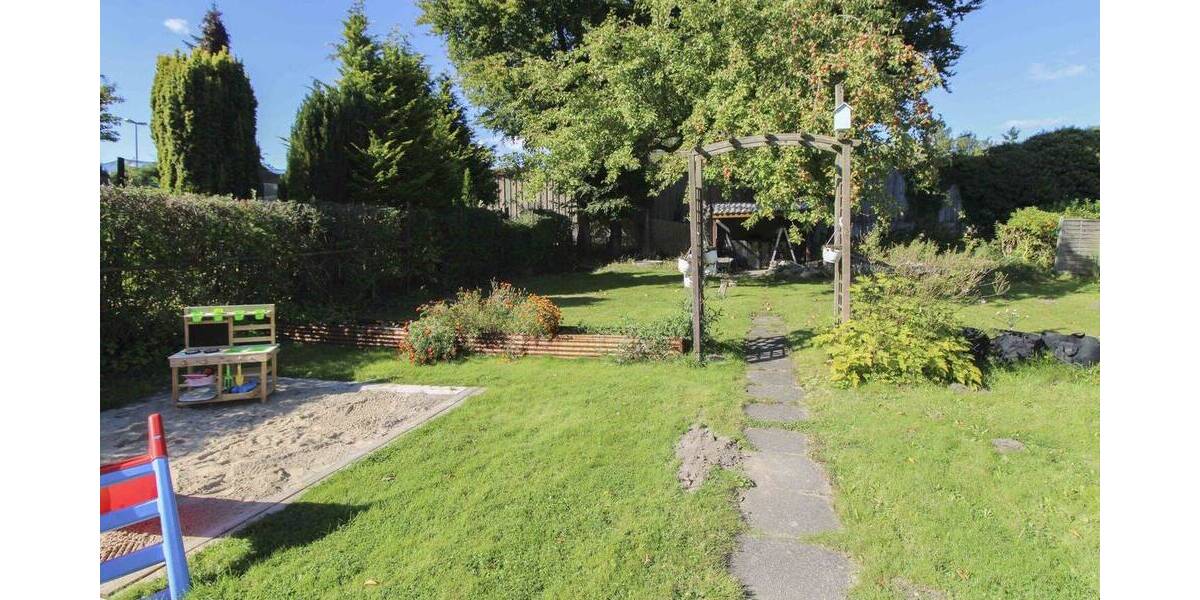 Einfamilienhaus Flensburg Engelsby - 8 Zimmer, 150 m&sup2;, 559.000&euro; | Angebot:26028349