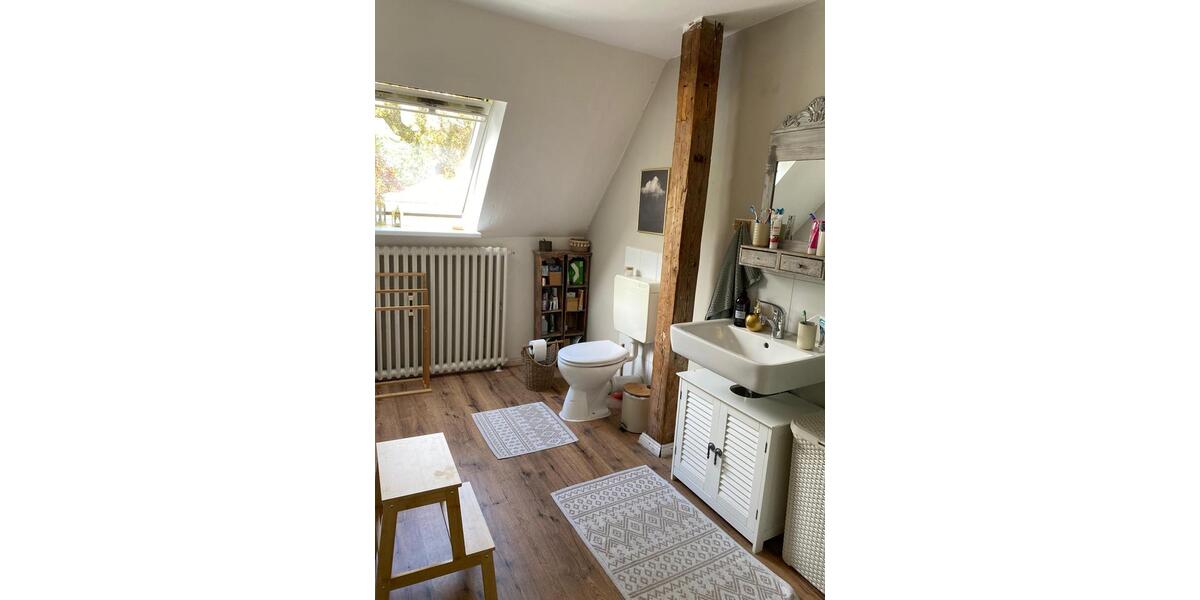 Etagenwohnung Großenwiehe - 4 Zimmer, 175 m&sup2;, 1.300&euro; | Angebot:26637401