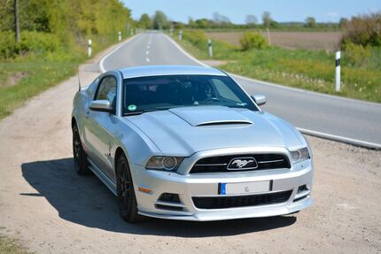 Ford Mustang 109.999 km 14.950 &euro; Viöl 25884