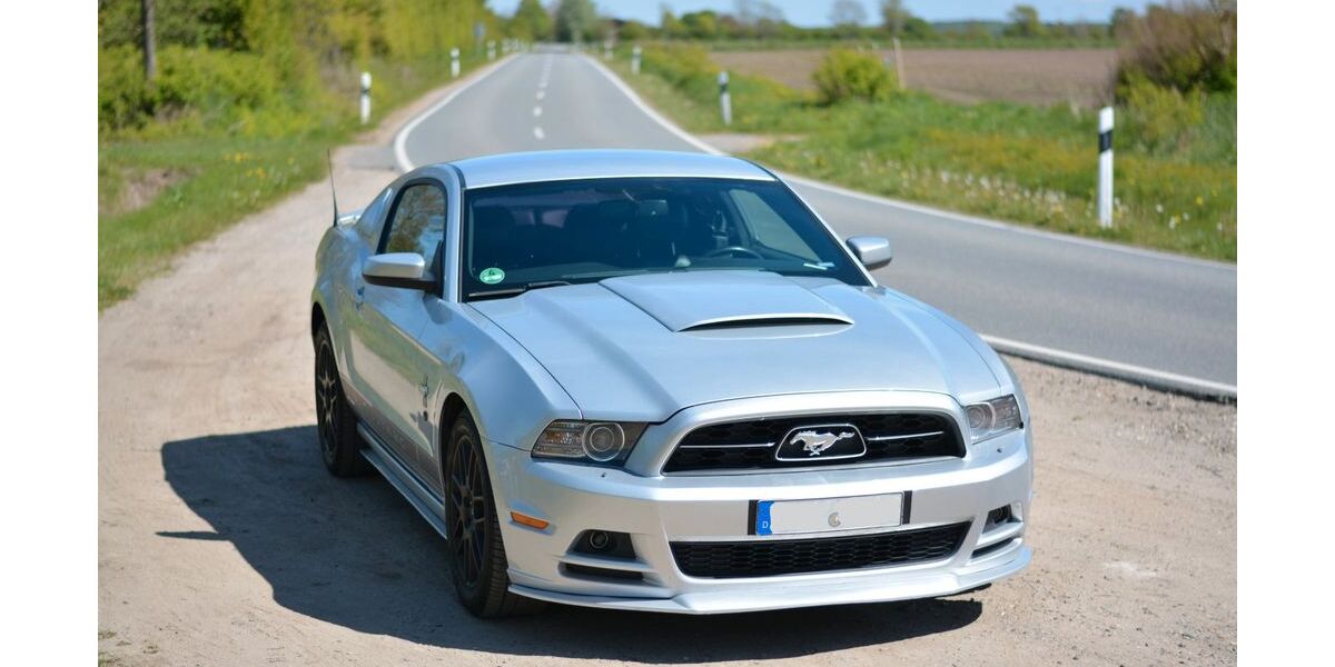Ford Mustang 109.999 km 14.950 &euro; Viöl 25884