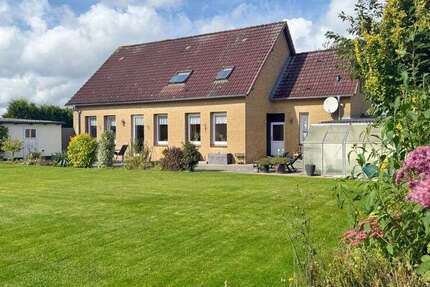 Haus Nübel - 6 Zimmer, 196 m&sup2;, 320.000&euro; | Angebot:25793859