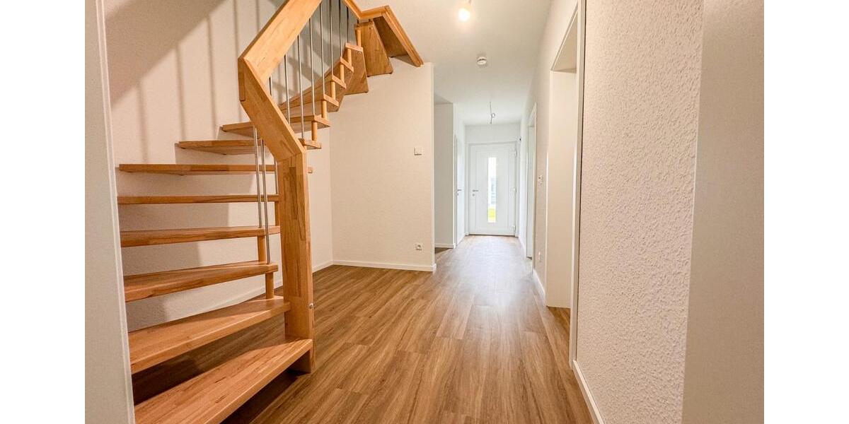 Etagenwohnung Flensburg Falkenberg - 4 Zimmer, 120 m&sup2;, 1.545&euro; | Angebot:25698419