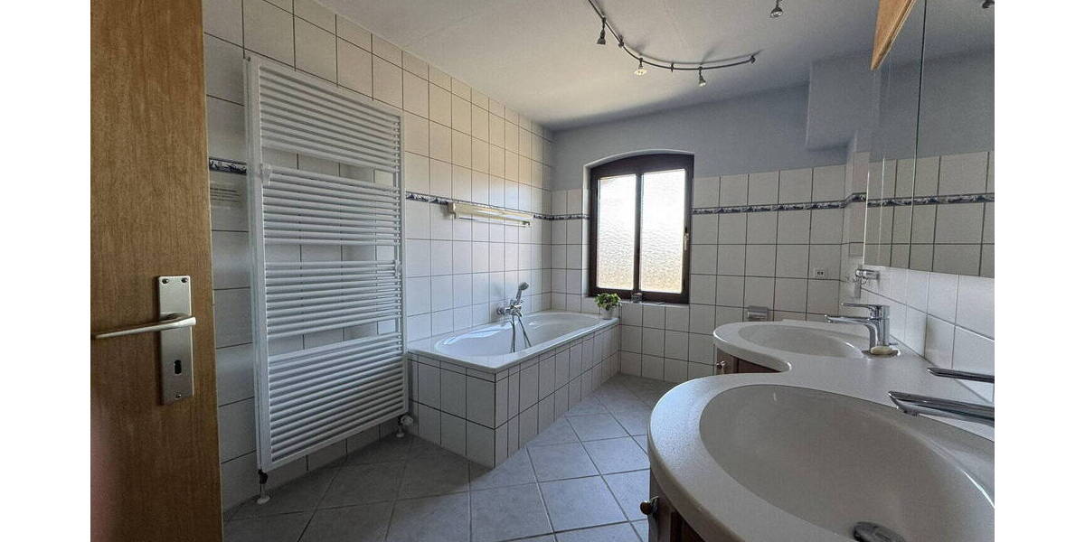 Mehrfamilienhaus, Wohnhaus Niesgrau - 1 Zimmer, 338 m&sup2;, 695.000&euro; | Angebot:26257556