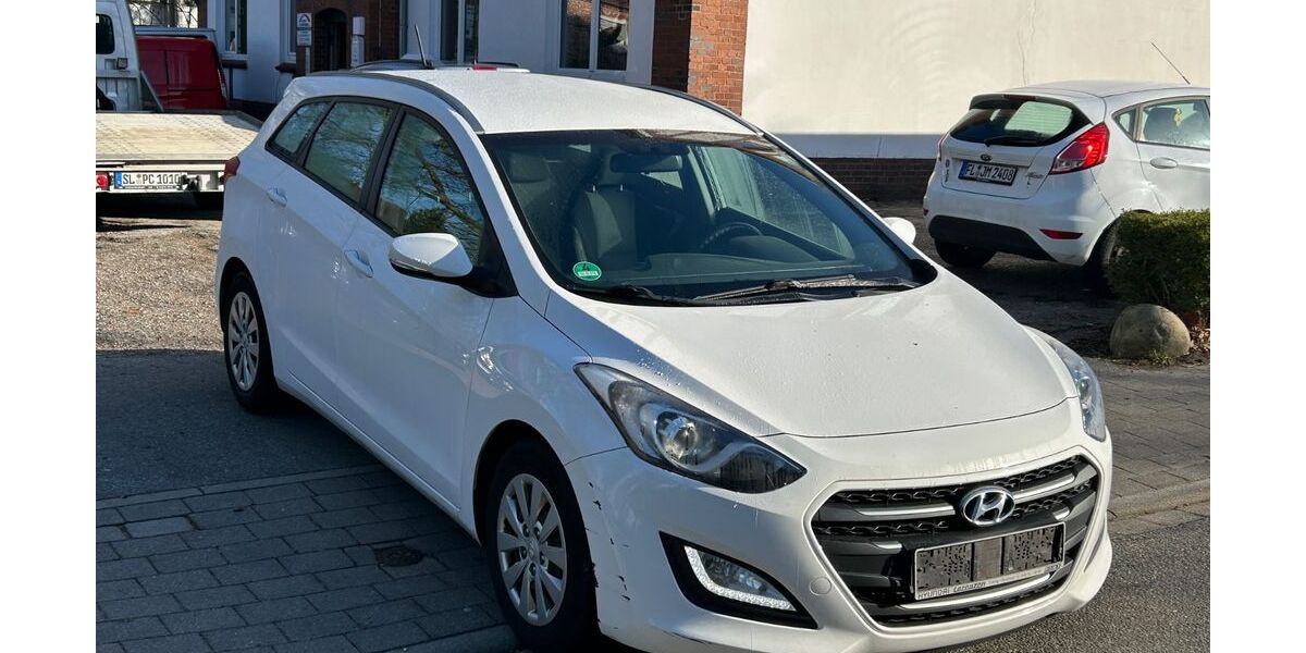 Hyundai i30 242.000 km 4.499 &euro; Flensburg 24941