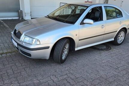 Skoda Octavia 384.000 km 1.900 &euro; Flensburg 24943