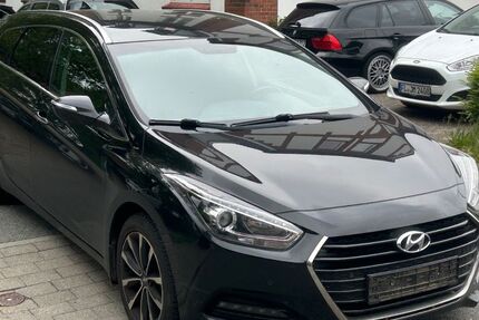 Hyundai i40 230.000 km 3.250 &euro; Flensburg 24941