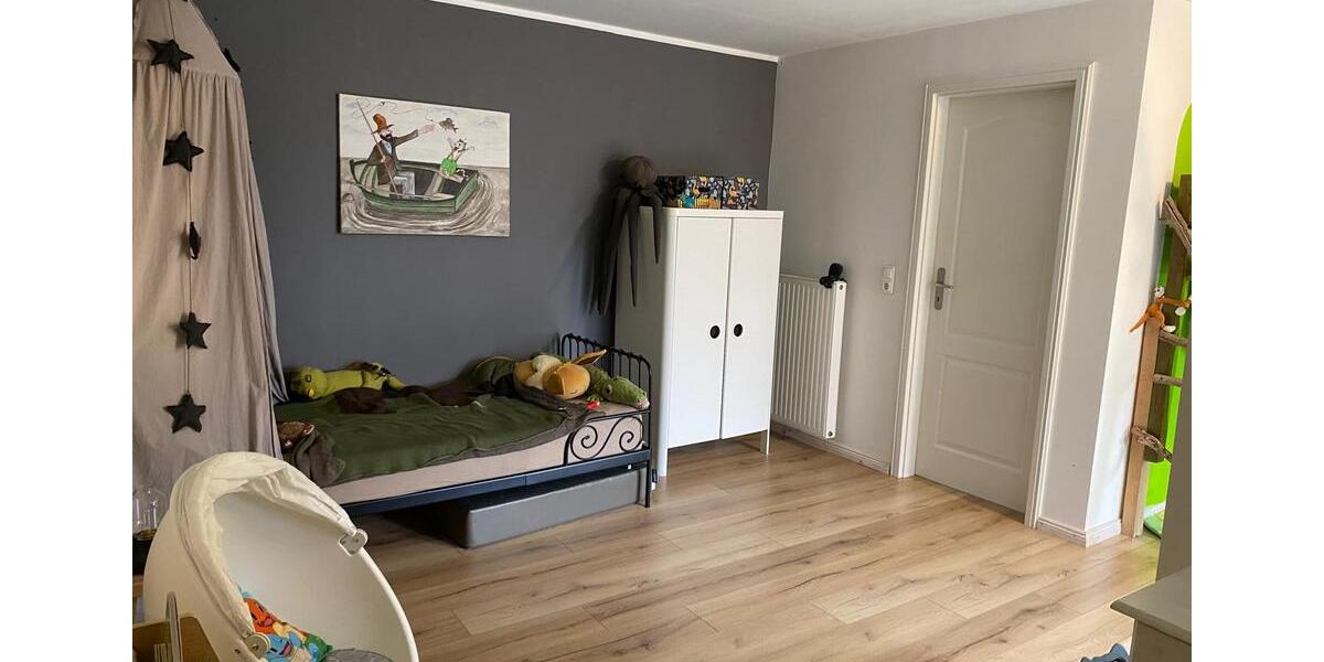 Etagenwohnung Großenwiehe - 4 Zimmer, 175 m&sup2;, 1.300&euro; | Angebot:26637401