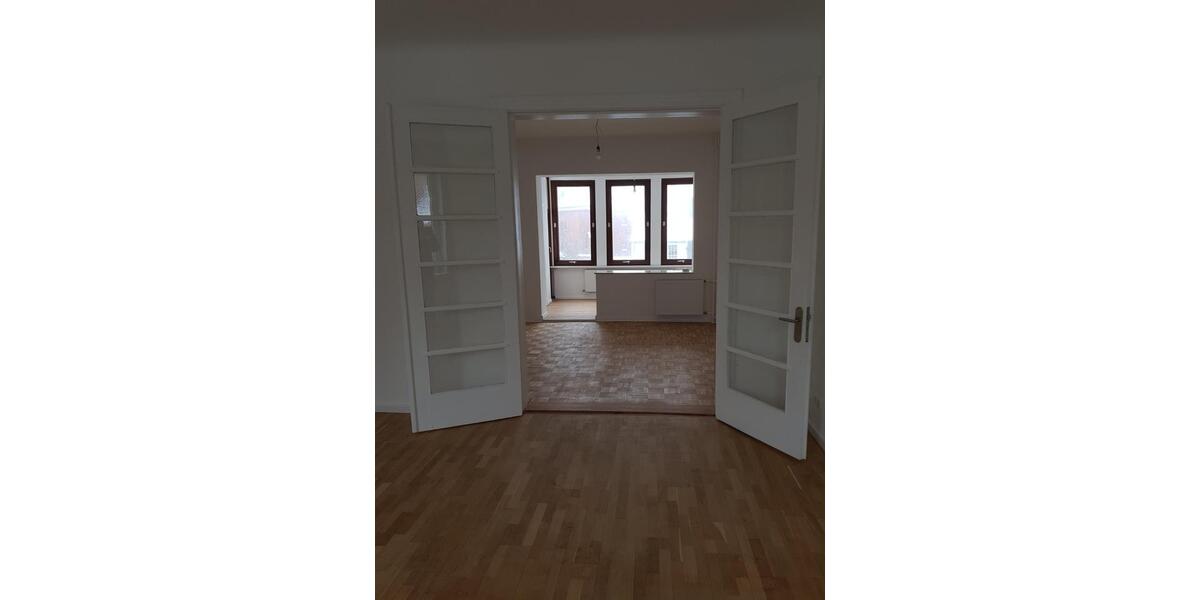 Mehrfamilienhaus, Wohnhaus Flensburg - 7 Zimmer, 360 m&sup2;, 3.240&euro; | Angebot:24836609