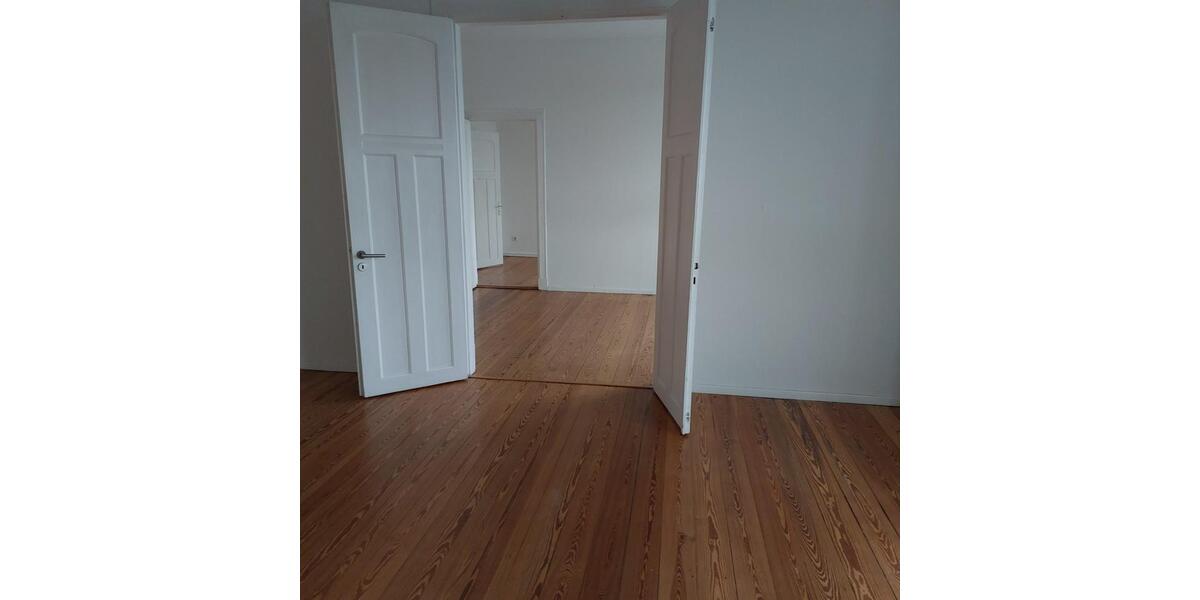 Etagenwohnung Flensburg Fruerlund - 4 Zimmer, 101 m&sup2;, 899&euro; | Angebot:23750426