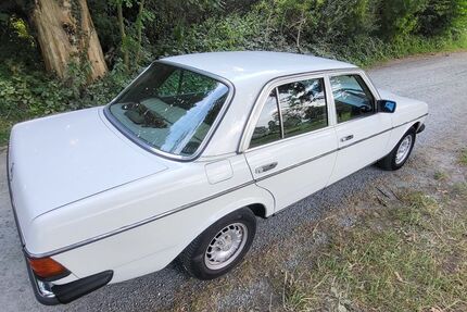 Mercedes-Benz 190 262.878 km 5.099 &euro; Flensburg 24939