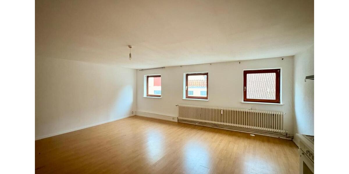 Dachgeschoßwohnung Flensburg - 1 Zimmer, 35 m&sup2;, 455&euro; | Angebot:26586940