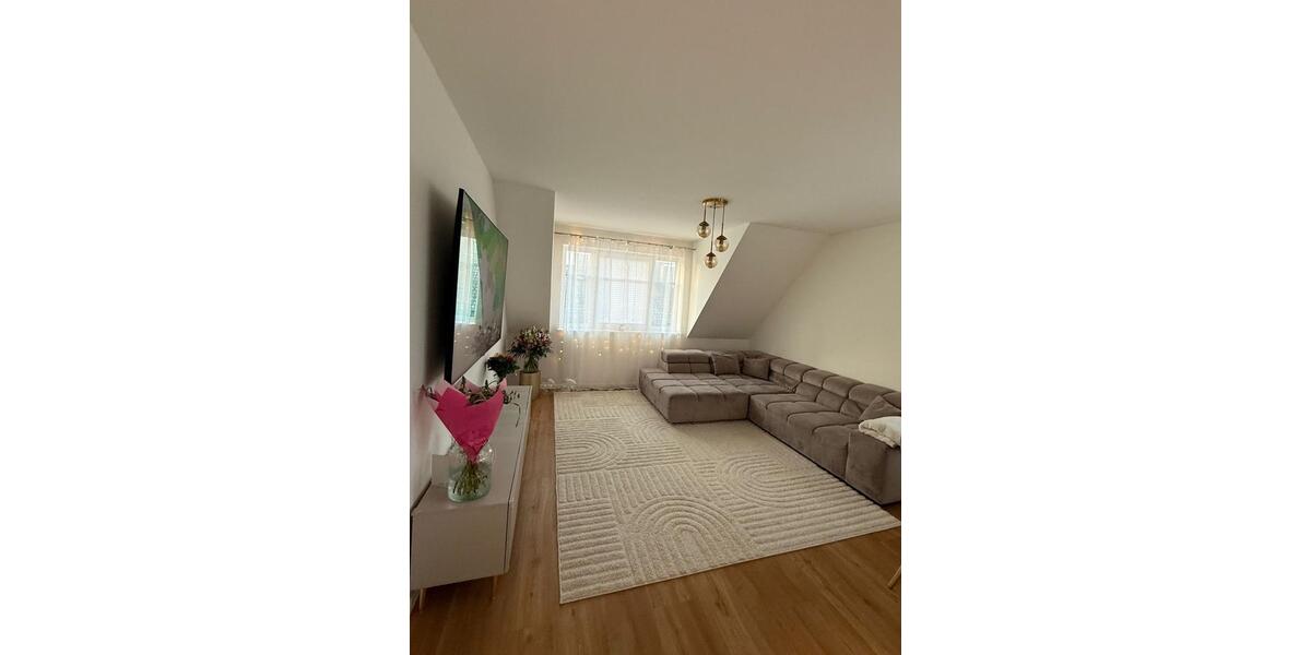 Dachgeschoßwohnung Tolk - 3 Zimmer, 73 m&sup2;, 850&euro; | Angebot:25421158
