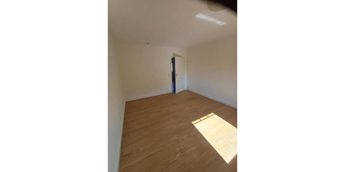 Erdgeschoßwohnung Ladelund - 4 Zimmer, 140 m&sup2;, 980&euro; | Angebot:25855397