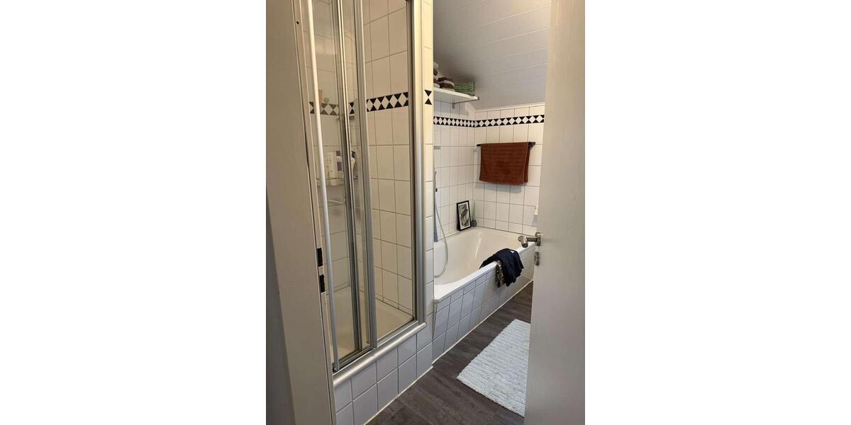 Dachgeschoßwohnung Handewitt - 4 Zimmer, 98 m&sup2;, 1.000&euro; | Angebot:26478299