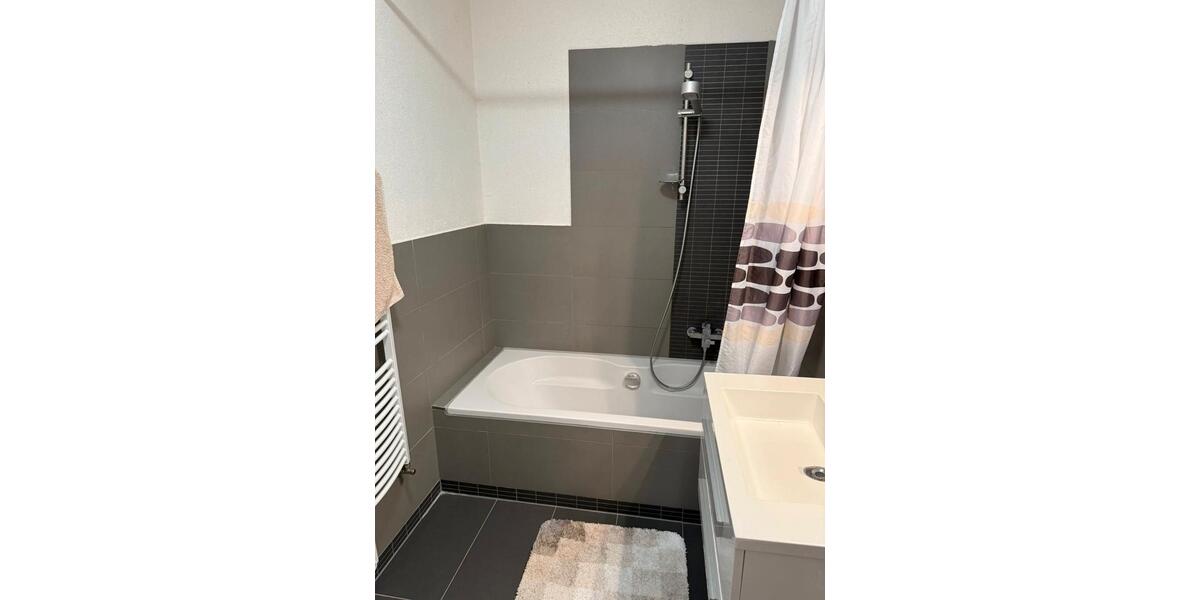 Etagenwohnung Flensburg - 3 Zimmer, 83 m&sup2;, 725&euro; | Angebot:26704875