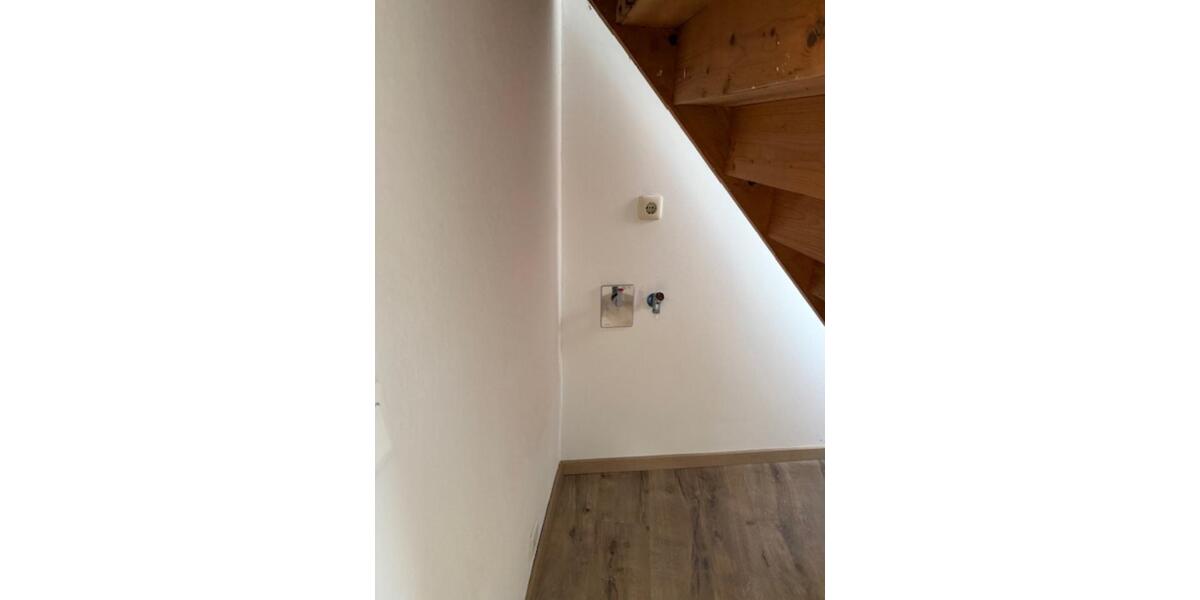 Etagenwohnung Flensburg - 6 Zimmer, 140 m&sup2;, 1.300&euro; | Angebot:25545442