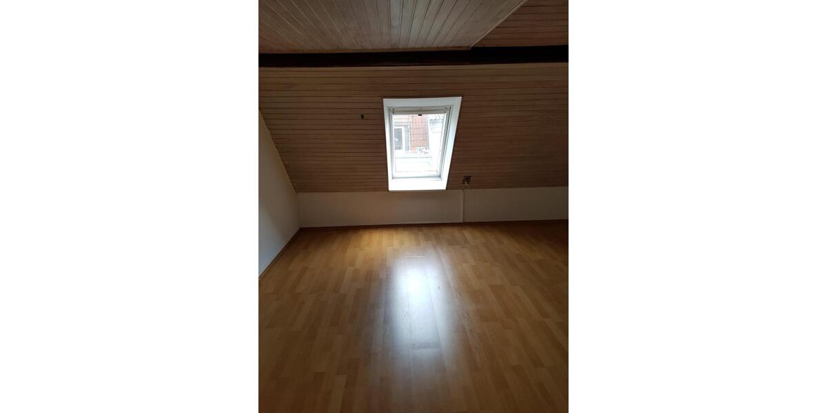 Dachgeschoßwohnung Flensburg - 2 Zimmer, 45 m&sup2;, 360&euro; | Angebot:25569808