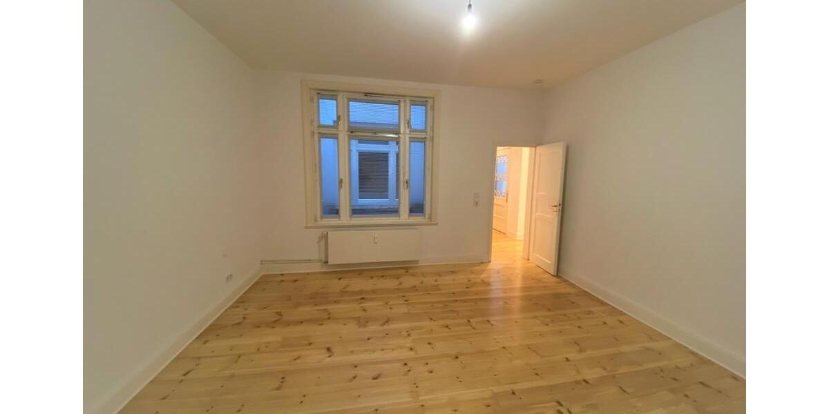 Etagenwohnung Flensburg - 3 Zimmer, 174 m&sup2;, 1.350&euro; | Angebot:16562366