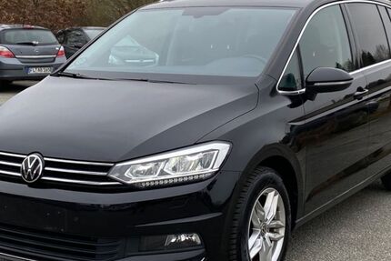 VW Touran 164.000 km 18.690 &euro; Bilschau 24988