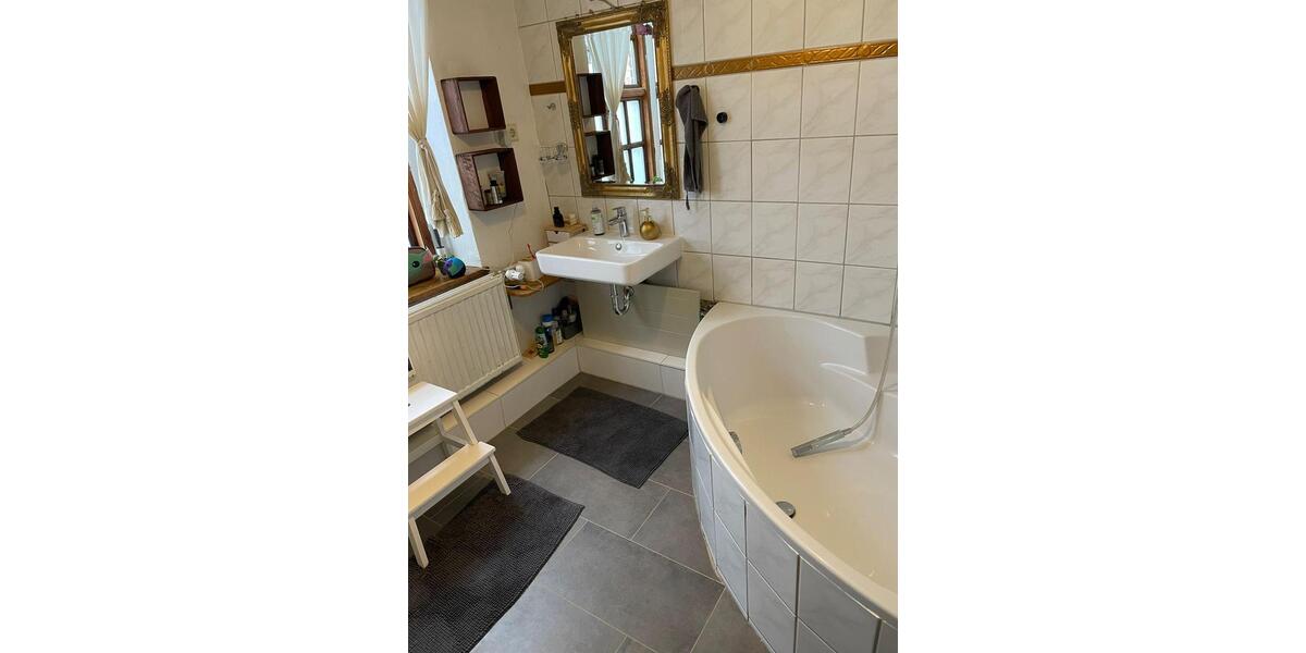 Etagenwohnung Großenwiehe - 4 Zimmer, 175 m&sup2;, 1.300&euro; | Angebot:26637401