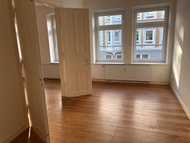 Etagenwohnung Flensburg Altstadt - 3 Zimmer, 74 m&sup2;, 640&euro; | Angebot:23783511