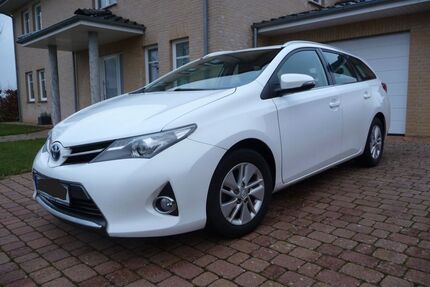 Toyota Auris Touring Sports 270.000 km 8.495 &euro; Flensburg 24937