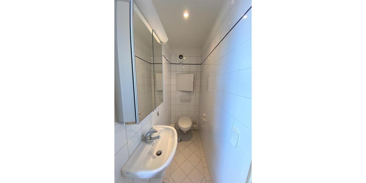 Etagenwohnung Flensburg - 3 Zimmer, 174 m&sup2;, 1.350&euro; | Angebot:16562366