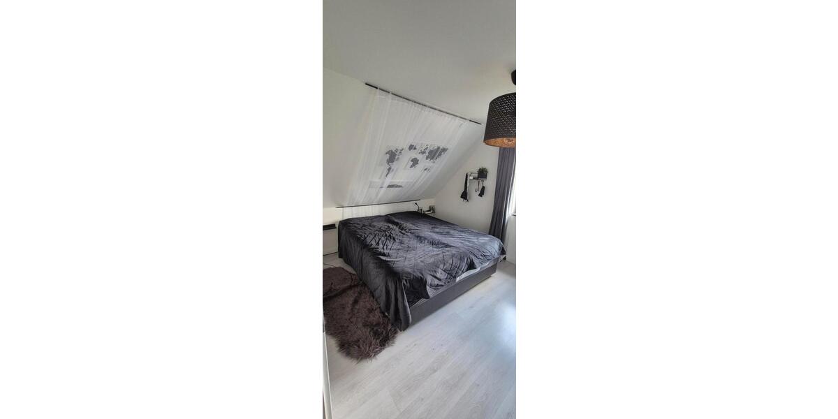 Dachgeschoßwohnung Oeversee - 3 Zimmer, 87 m&sup2;, 980&euro; | Angebot:26478295