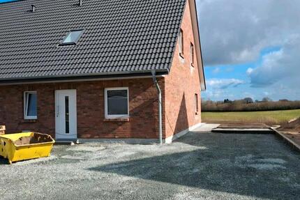 Haus Böklund - 4 Zimmer, 90 m&sup2;, 1.220&euro; | Angebot:26504576