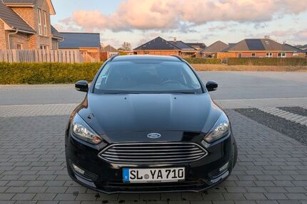Ford Focus 140.075 km 3.800 &euro; Tarp 24963