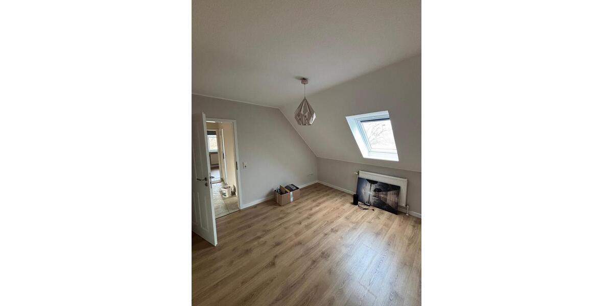 Dachgeschoßwohnung Wanderup - 3 Zimmer, 87 m&sup2;, 1.085&euro; | Angebot:26473163