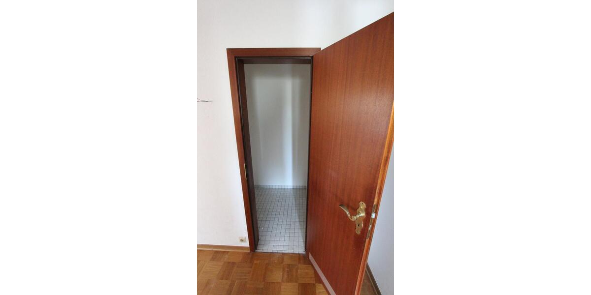Etagenwohnung Flensburg Fruerlund - 2 Zimmer, 67 m&sup2;, 140.000&euro; | Angebot:26327086