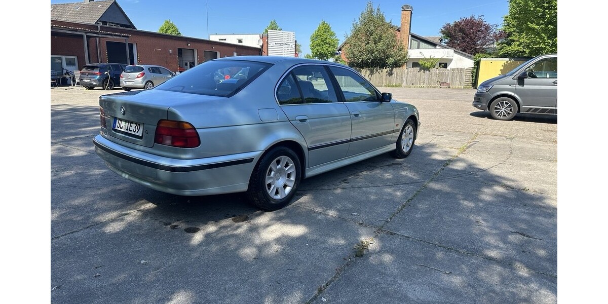 BMW E39 118.000 km 4.999 &euro; Flensburg 24937