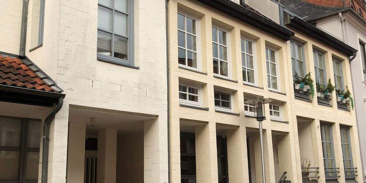 Etagenwohnung Flensburg Altstadt - 2 Zimmer, 82 m&sup2;, 535&euro; | Angebot:25702346