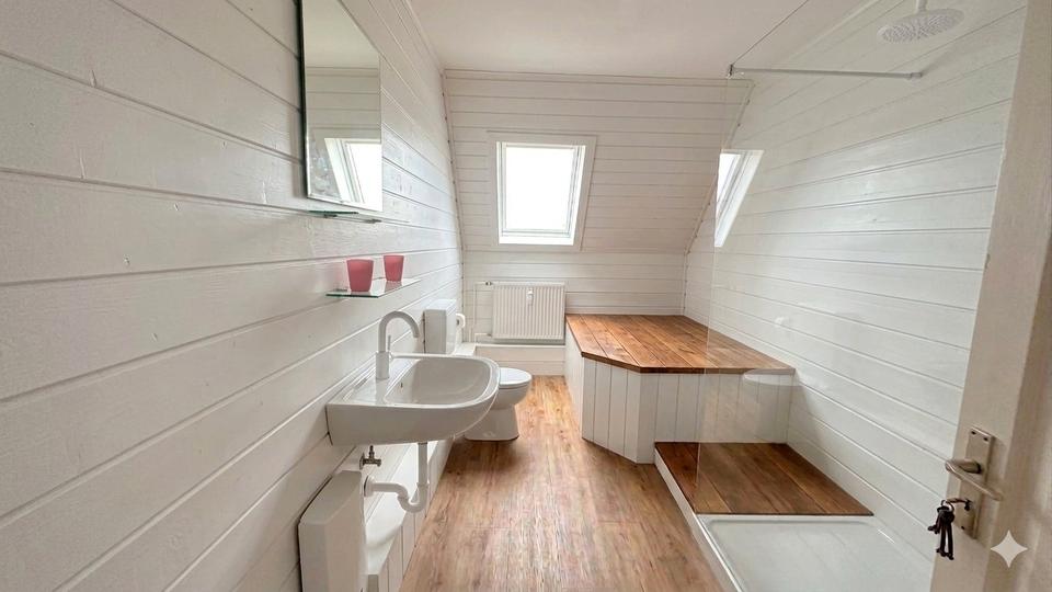 Dachgeschoßwohnung Flensburg Altstadt - 3 Zimmer, 87 m&sup2;, 970&euro; | Angebot:26043833