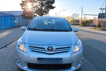 Toyota Auris 65.000 km 7.700 &euro; Flensburg 24941