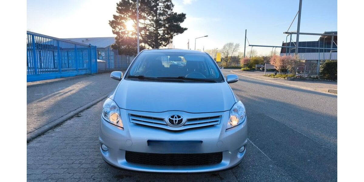 Toyota Auris 65.000 km 7.700 &euro; Flensburg 24941