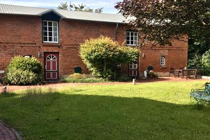 Haus Flensburg Altstadt - 6 Zimmer, 240 m&sup2;, 2.500&euro; | Angebot:25840652