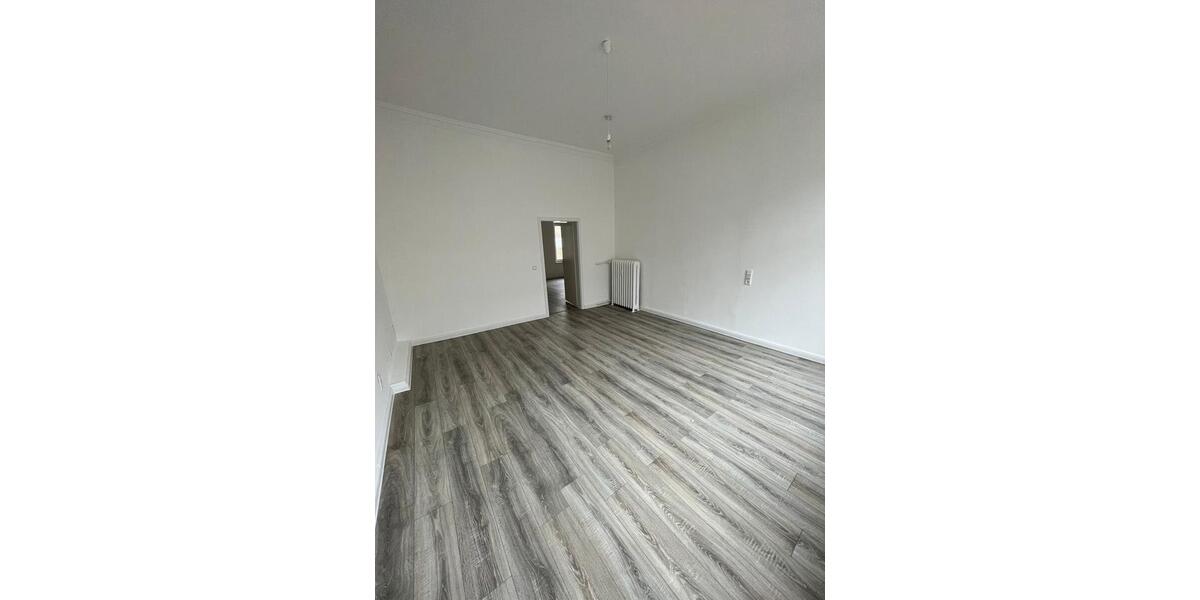 Etagenwohnung Flensburg - 5 Zimmer, 153 m&sup2;, 1.400&euro; | Angebot:25974749