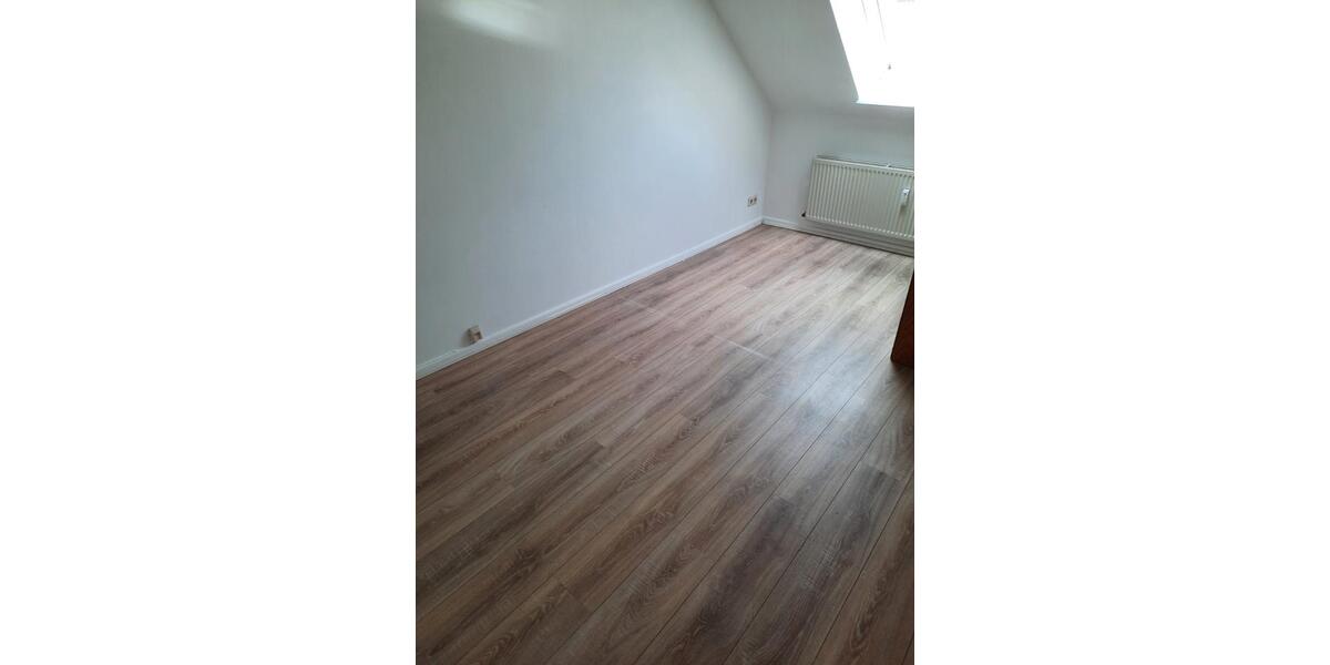 Dachgeschoßwohnung Flensburg - 1 Zimmer, 35 m&sup2;, 450&euro; | Angebot:26646831