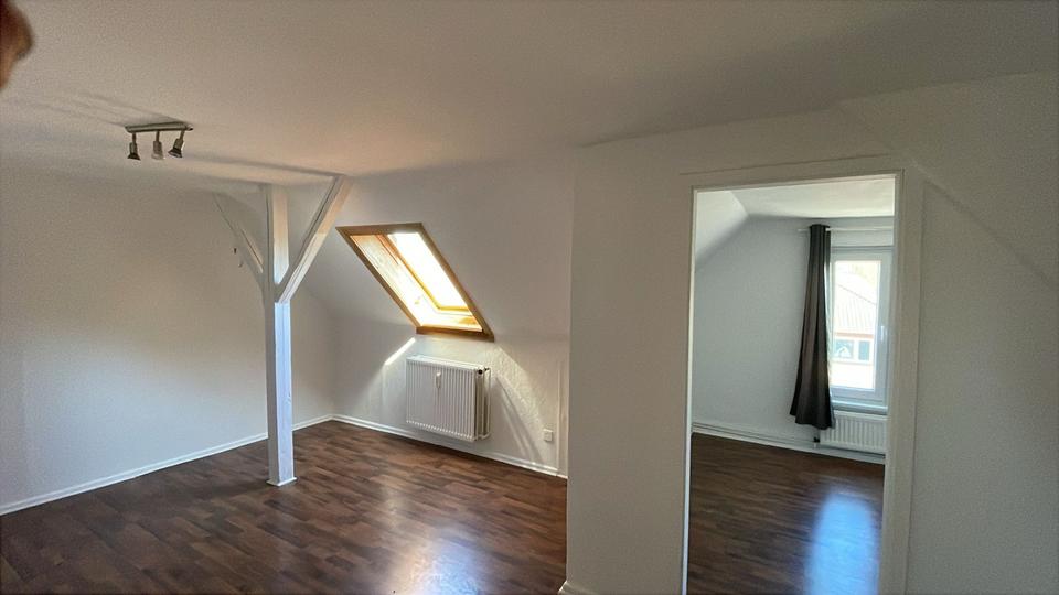 Dachgeschoßwohnung Flensburg Fruerlund - 3 Zimmer, 65 m&sup2;, 480&euro; | Angebot:26423443