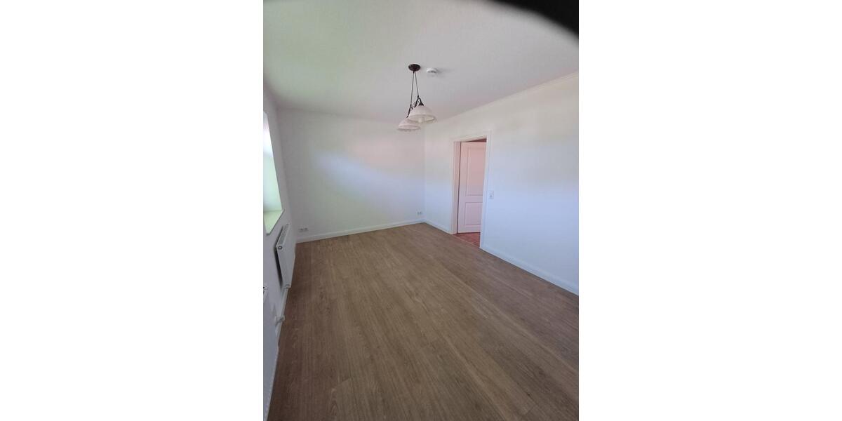 Erdgeschoßwohnung Ladelund - 4 Zimmer, 140 m&sup2;, 980&euro; | Angebot:25855397