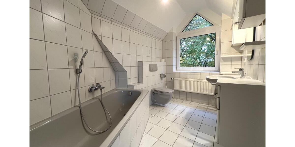 Dachgeschoßwohnung Glücksburg (Ostsee) - 4 Zimmer, 134 m&sup2;, 1.330&euro; | Angebot:23446280