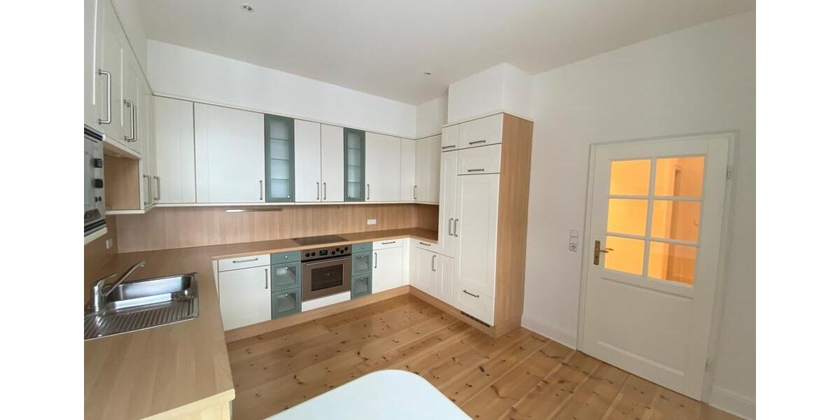 Etagenwohnung Flensburg - 3 Zimmer, 174 m&sup2;, 1.350&euro; | Angebot:16562366