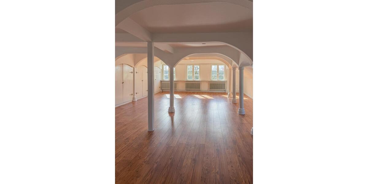 Dachgeschoßwohnung Flensburg - 2 Zimmer, 87 m&sup2;, 600&euro; | Angebot:26032905