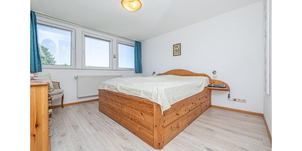 Einfamilienhaus Tolk - 10 Zimmer, 320 m&sup2;, 750.000&euro; | Angebot:25782710