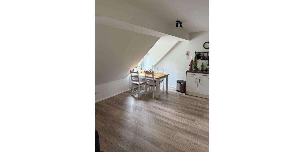 Dachgeschoßwohnung Großenwiehe - 2 Zimmer, 70 m&sup2;, 730&euro; | Angebot:25991318