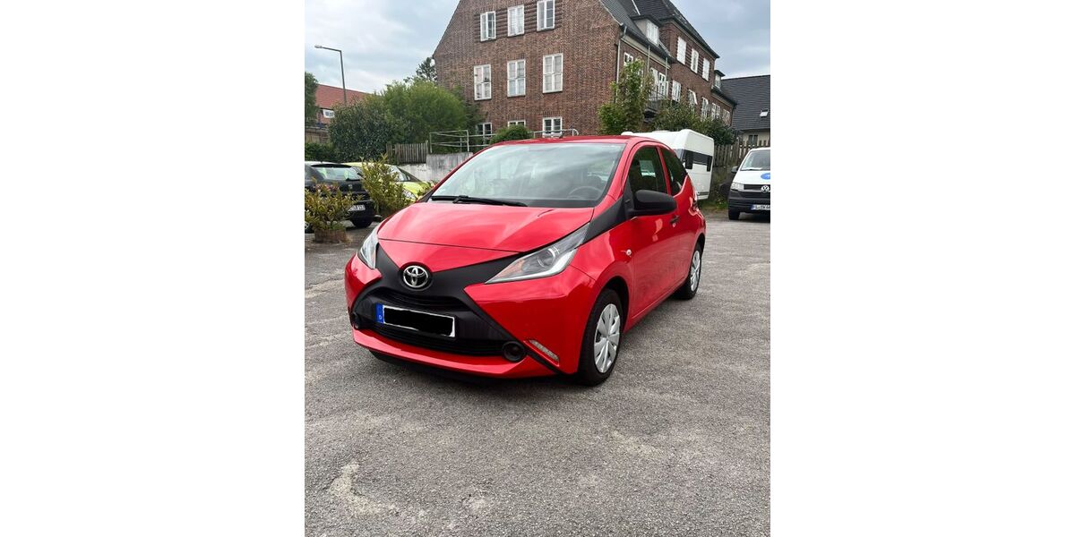 Toyota Aygo (X) 24.865 km 8.590 &euro; Flensburg 24944