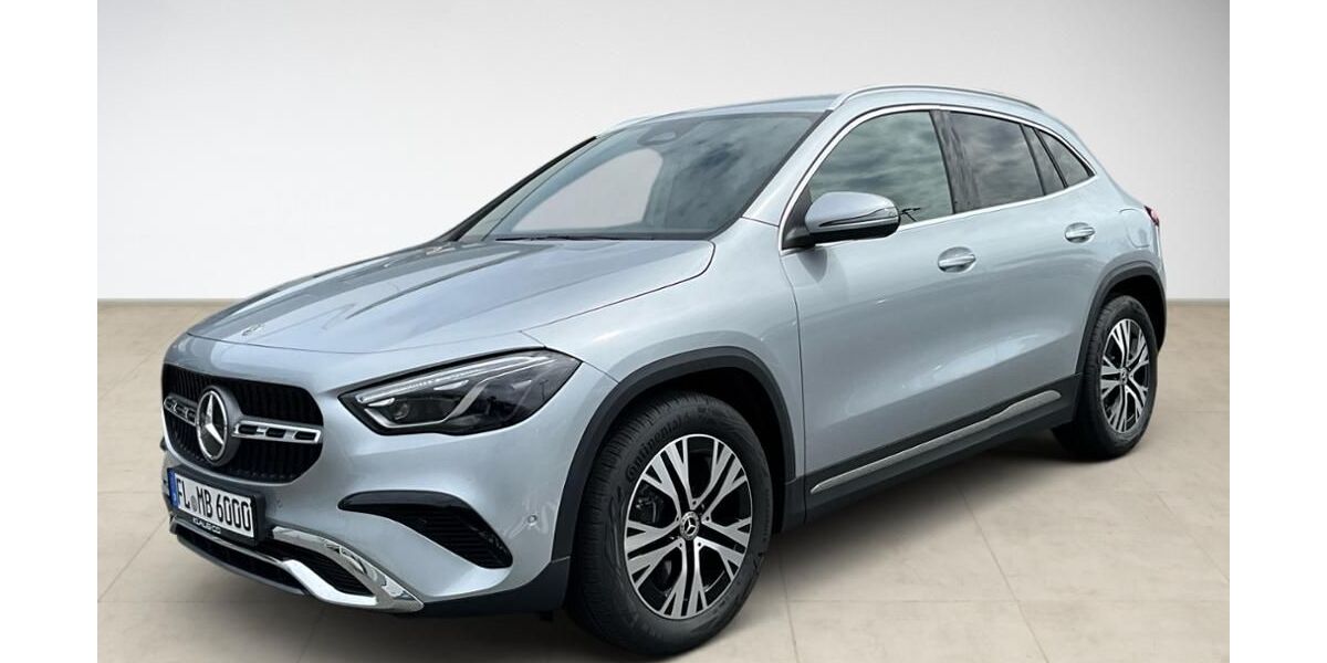 Mercedes-Benz GLA 180 4.800 km 51.110 &euro; Flensburg 24941