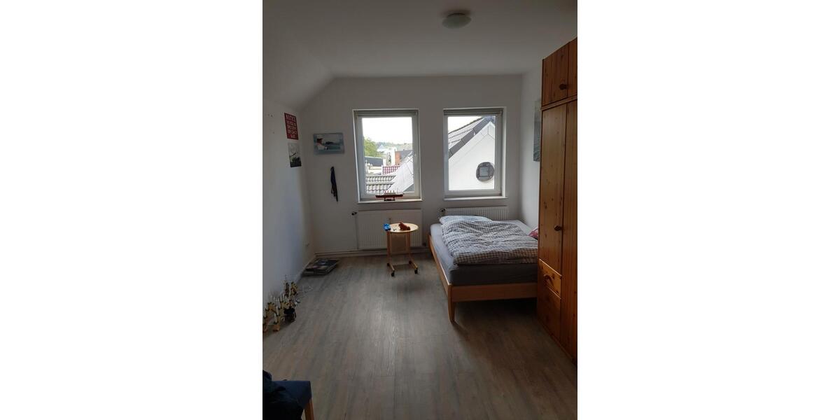 Dachgeschoßwohnung Flensburg - 3 Zimmer, 64 m&sup2;, 630&euro; | Angebot:26647443